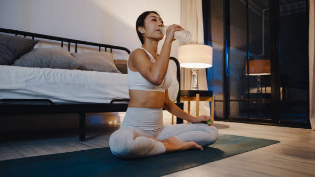 Bedtime Yoga: শরীর ক্লান্ত থাকলেও সহজে ঘুম ধরতে চায় না? প্রতিদিন এই ৩টি যোগাসন ট্রাই করুন