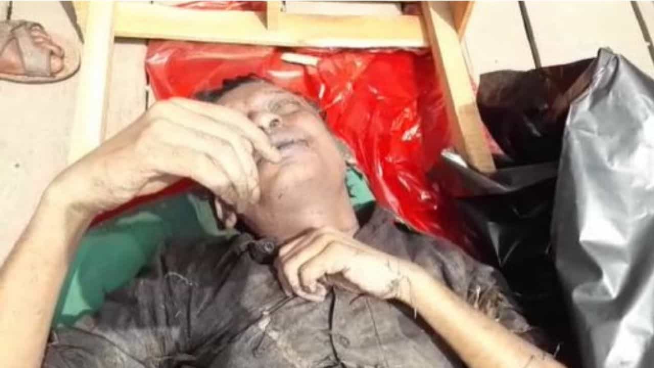 DYFI Worker Death: নয়ানজুলিতে ভাসছে দেহ, পাশে পড়ে ইঞ্জেকশন, DYFI কর্মীর মৃত্যুতে সন্দেহর তির তৃণমূলের দিকে DYFI Worker Death: নয়ানজুলিতে ভাসছে দেহ, পাশে পড়ে ইঞ্জেকশন, DYFI কর্মীর মৃত্যুতে সন্দেহর তির তৃণমূলের দিকে