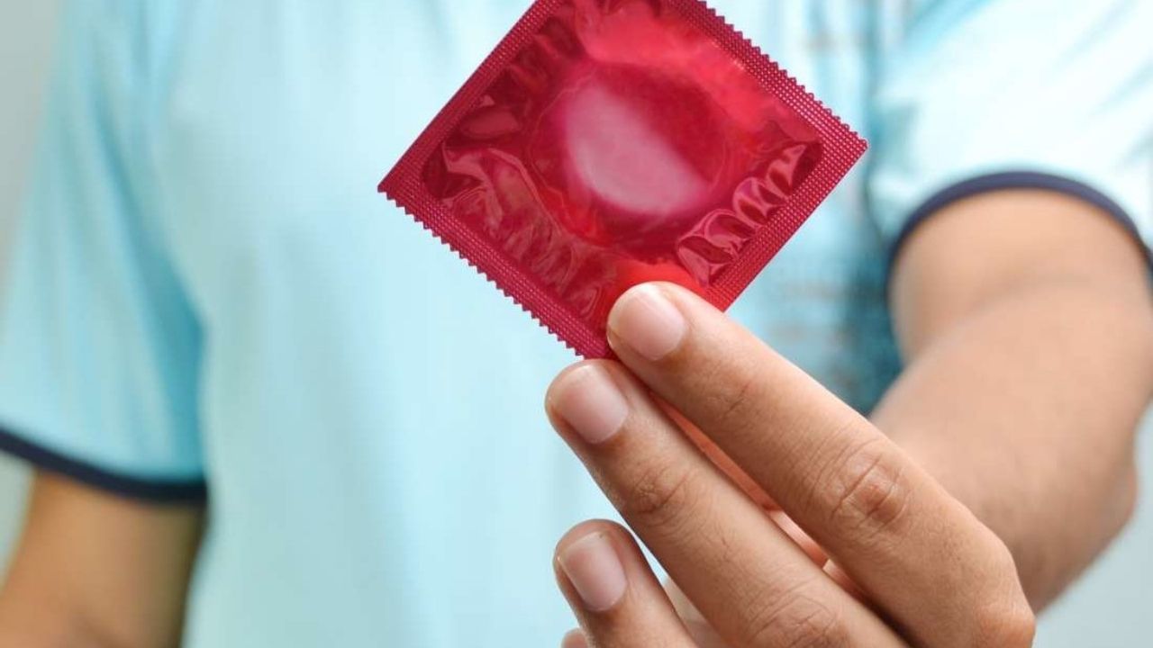 Condom Price: এক প্যাকেট কন্ডোমের দাম ৬০ হাজার, উপায় নেই, অগত্যা কিনতে হচ্ছে সেটাই