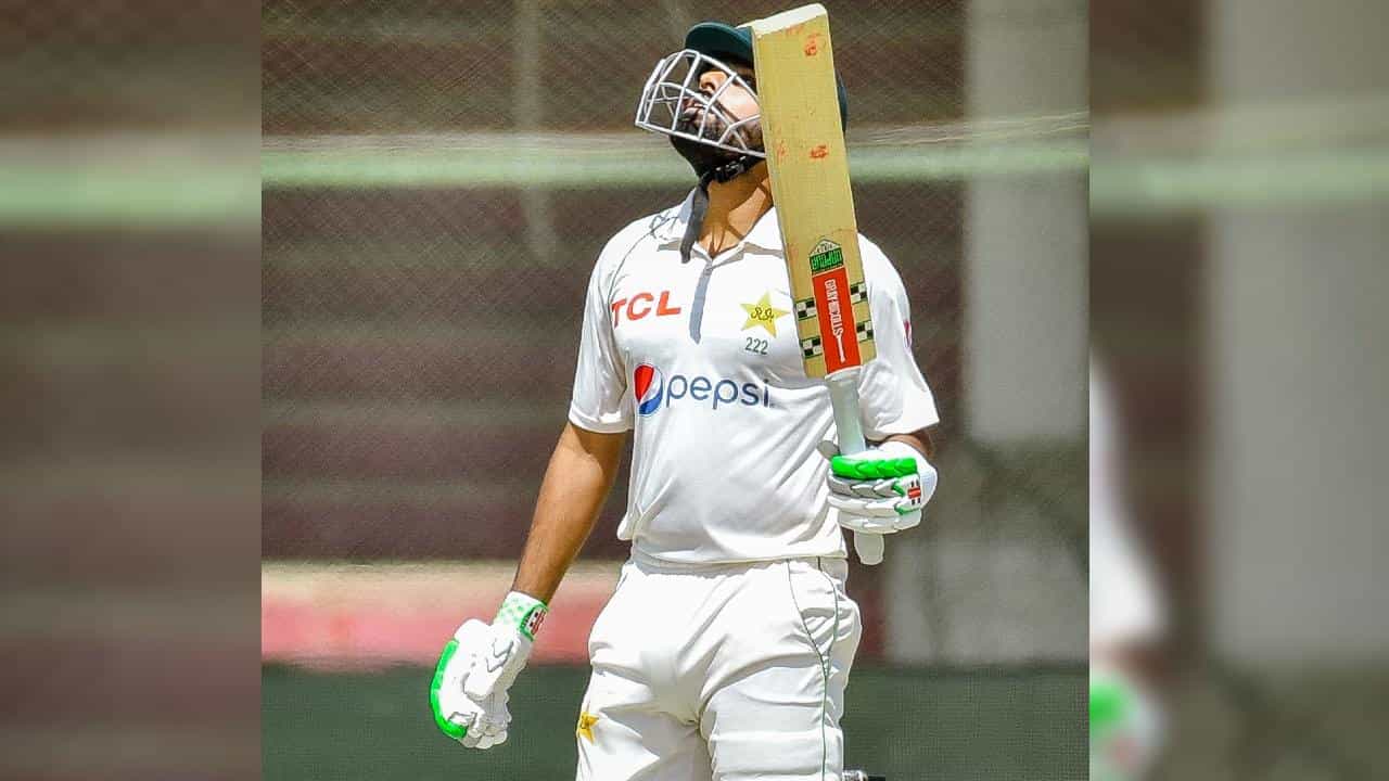 বিতর্ক ঘনাচ্ছে করাচি টেস্ট ঘিরে, ওড়াচ্ছেন বাবর বিতর্ক ঘনাচ্ছে করাচি টেস্ট ঘিরে, ওড়াচ্ছেন বাবর