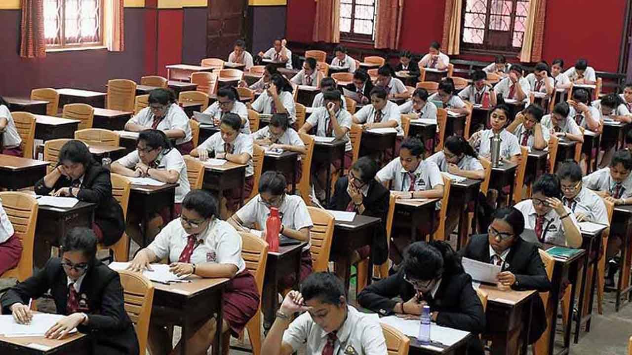 JEE Dates: জয়েন্ট এন্ট্রান্সের দিন বদল, উচ্চ মাধ্যমিক নিয়ে ধোঁয়াশা বাড়ল আরও