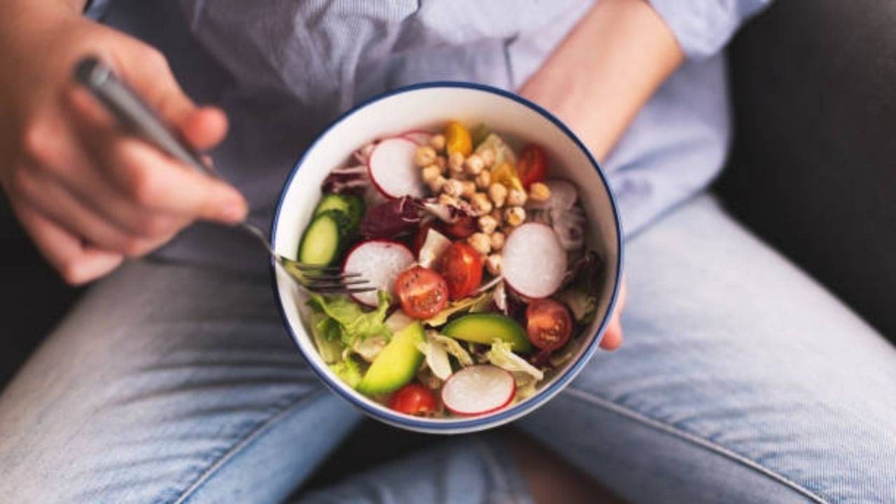 Weight Loss: শীতের ওজন ঝরিয়ে ফেলুন মে-এর গরম আসার আগেই! রইল ডিটক্স ডায়েট চার্ট