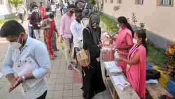 Karnataka Hijab Controversy : বোর্ড পরীক্ষার প্রথম দিনই হিজাব তরজা, পরীক্ষার্থীকে খুলতে বলা হল বোর্খা, তারপর...