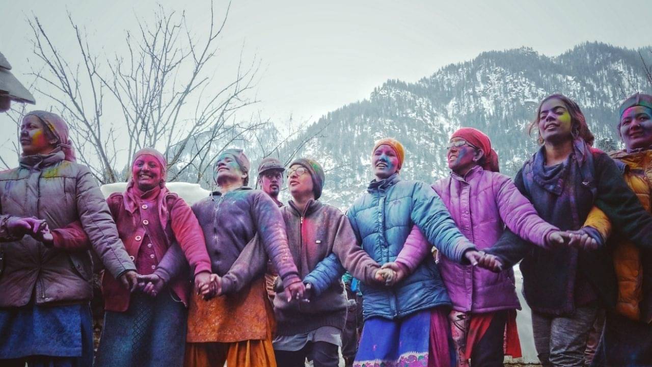 Kinnaur: হোলি নয়! ফাগুলিতেই কিন্নরীরা মেতে ওঠেন রঙের উৎসবে