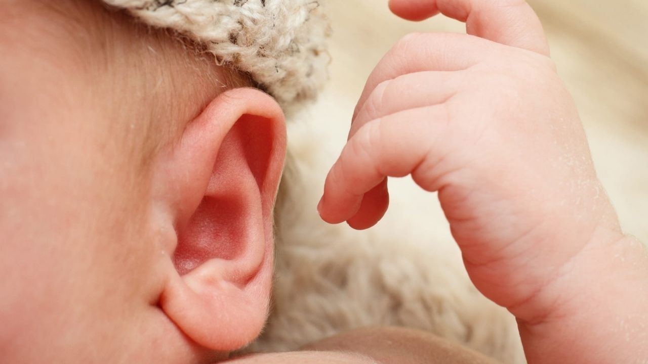 World Hearing Day 2022: বাচ্চা কি কম কথা বলছে? কানে শুনতে পাচ্ছে কিনা, কীভাবে বুঝবেন?