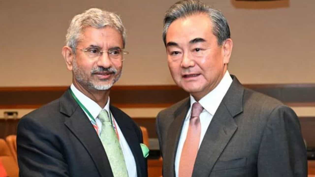 India on J&K Issue: 'অভ্যন্তরীণ বিষয়ে কথা বলার অধিকার নেই', কাশ্মীর প্রসঙ্গে চিনের 'নাক গলানো'র কড়া জবাব ভারতের India on J&K Issue: 'অভ্যন্তরীণ বিষয়ে কথা বলার অধিকার নেই', কাশ্মীর প্রসঙ্গে চিনের 'নাক গলানো'র কড়া জবাব ভারতের