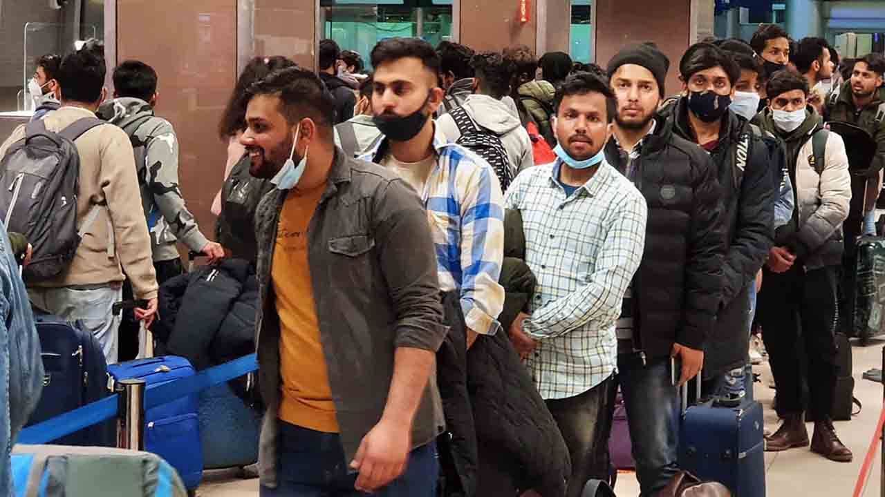 Russia-Ukraine Conflict: ট্রেনে চেপে অবিলম্বে কিয়েভ ছাড়ুন, হাই অ্যালার্ট জারি ভারতের