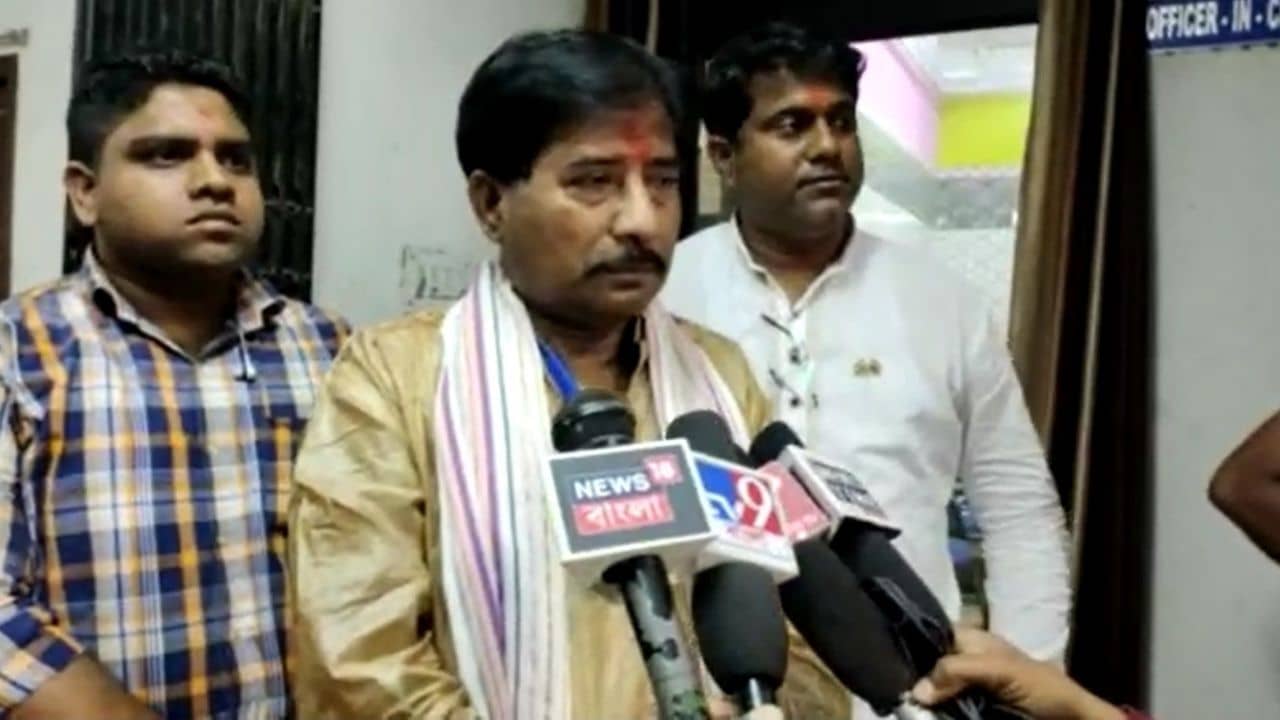 Jagannath Sarkar: দ্য কাশ্মীর ফাইলস দেখে ফেরার পথে আক্রান্ত বিজেপি সাংসদ! গাড়ি লক্ষ্য করে বোমাবাজি