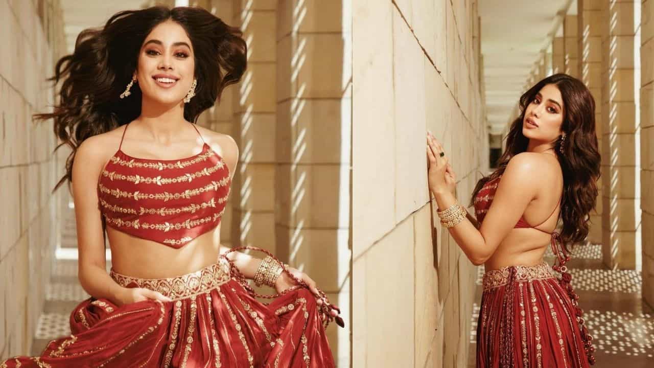 Lakme Fashion Week: 'কুল ব্রাইড' জাহ্নবীর প্রশংসায় পঞ্চমুখ! ফ্যাশন শোয়ে নয়া চমক ভাইরাল Lakme Fashion Week: 'কুল ব্রাইড' জাহ্নবীর প্রশংসায় পঞ্চমুখ! ফ্যাশন শোয়ে নয়া চমক ভাইরাল