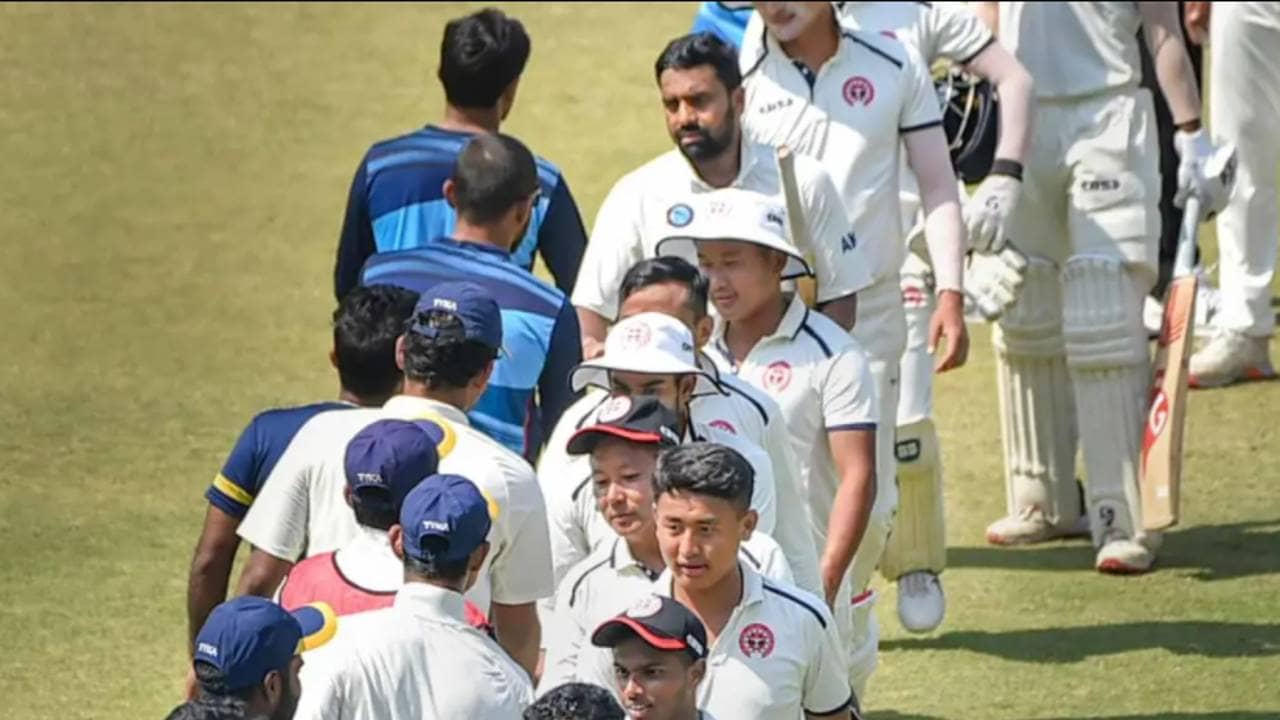 Ranji Trophy: ইডেনে হাজার রানের পাহাড়ে চেপে বসল ঝাড়খণ্ড