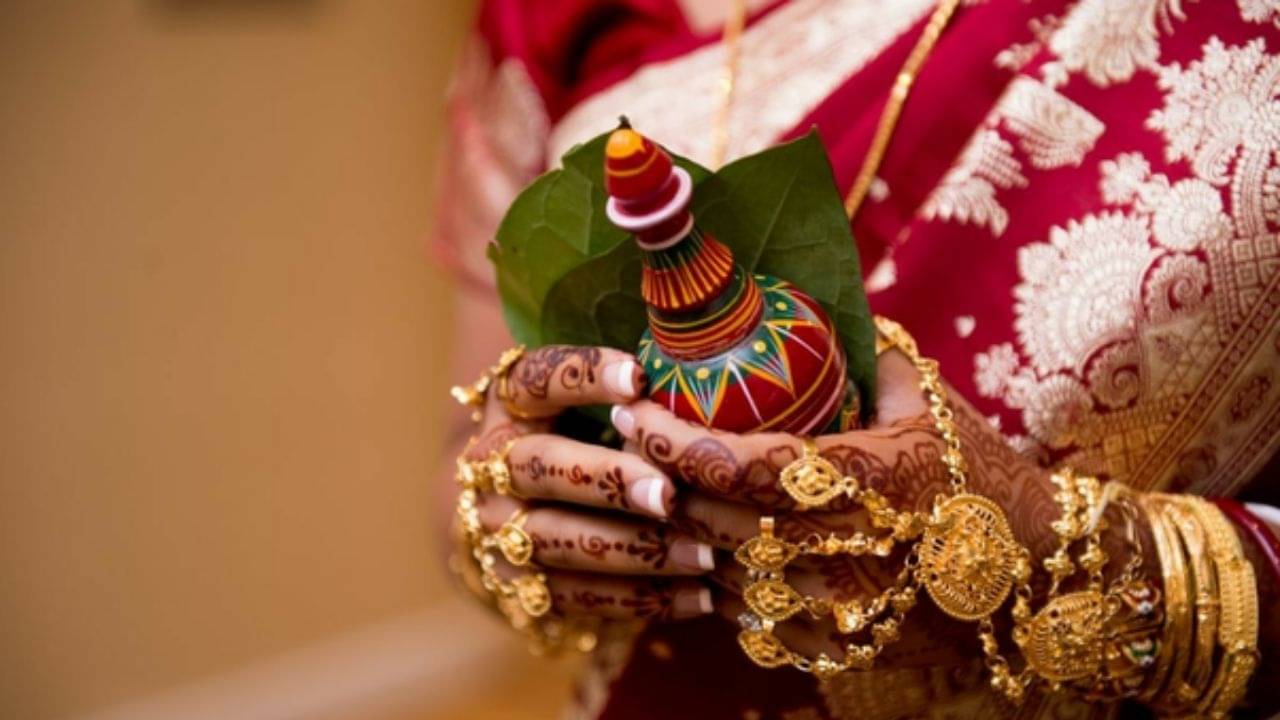 Astrology: নামের প্রথম এই চার অক্ষরের মেয়েদের ভাগ্যেই হবে শ্বশুরবাড়ি বাজিমাত! আপনার নামের প্রথম অক্ষর কী?