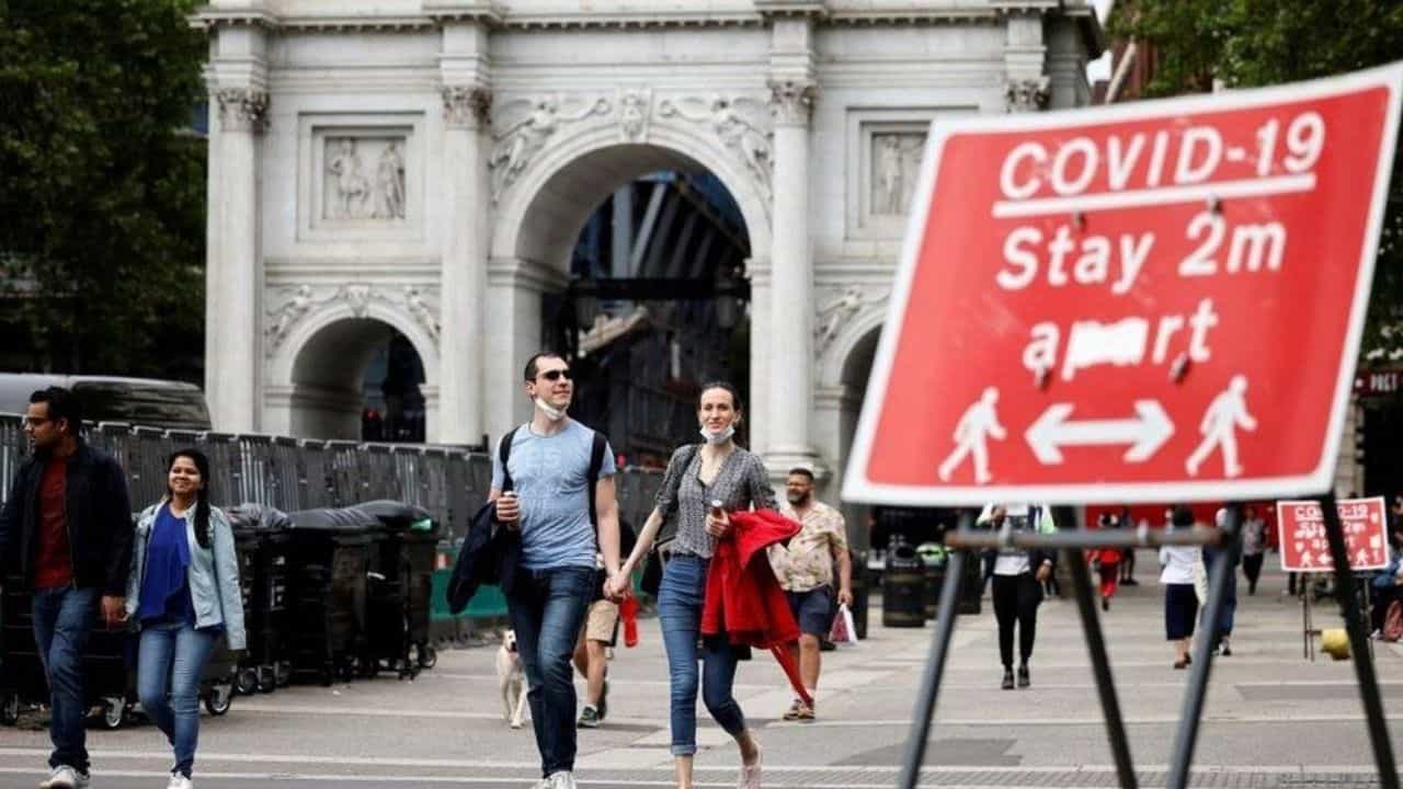 Covid In UK: আবার কি নতুন কোনও করোনা ভ্যারিয়েন্টের আগমন? এই দেশে হু হু করে বাড়ছে আক্রান্তের সংখ্যা