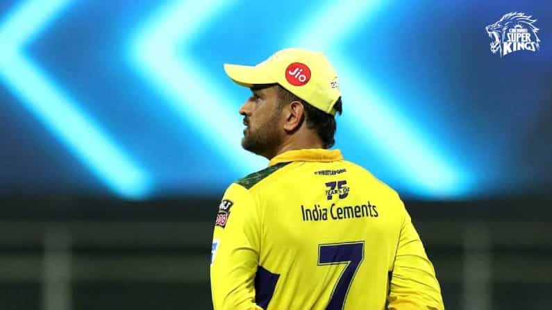 মহেন্দ্র সিং ধোনি (MS Dhoni) - চেন্নাই সুপার কিংসের সদ্য প্রাক্তন অধিনায়ক মহেন্দ্র সিং ধোনির বয়স ৪০ বছর। আইপিএল ২০২২-এর সবচেয়ে বয়স্ক খেলোয়াড় তিনি। ধোনি এবছরই শেষবারের মতো আইপিএলে খেলবেন বলে মনে করা হচ্ছে।