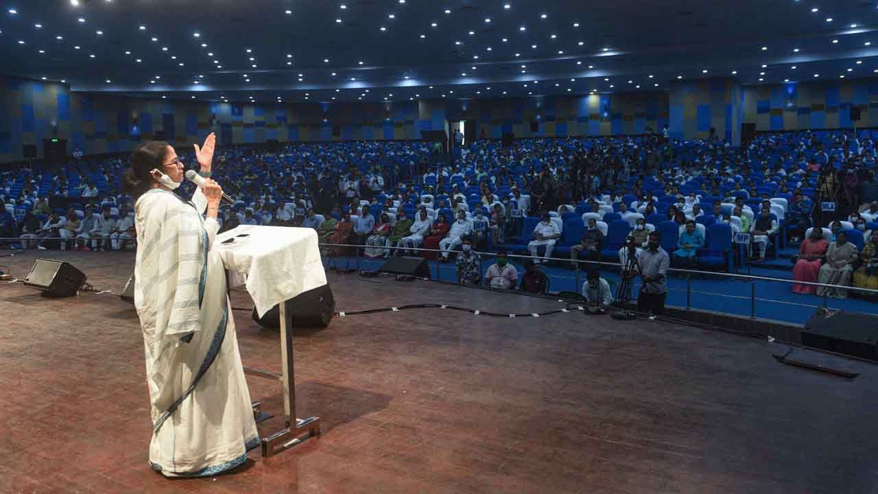 Mamata Banerjee meeting: ২৪-এ মোদী সরকারকে ফেলতে বিকল্প তৈরির 'বীজমন্ত্র' দিলেন মমতা