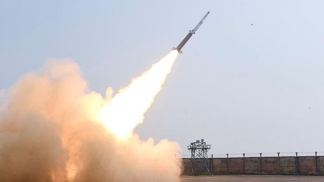 Indian Missile: 'ভুলবশত' পাকিস্তানের দিকে উড়ে গেল ভারতের ক্ষেপণাস্ত্র, বিবৃতি জারি প্রতিরক্ষামন্ত্রকের