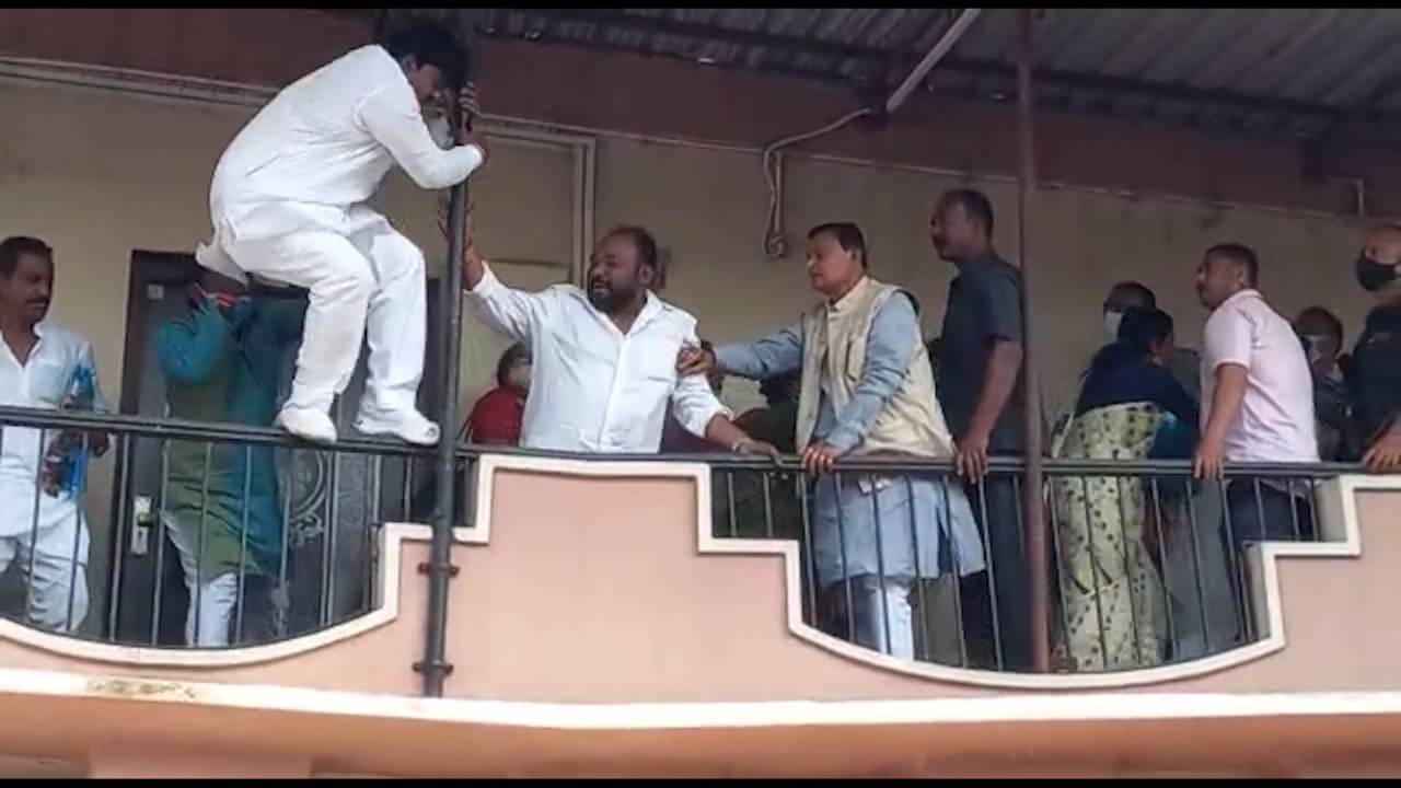 Kalna Municipality: ক্ষমা চাইলেন তপন পোড়েল, কী রয়েছে কালনার বহিষ্কৃত কাউন্সিলরের ভাগ্যে?