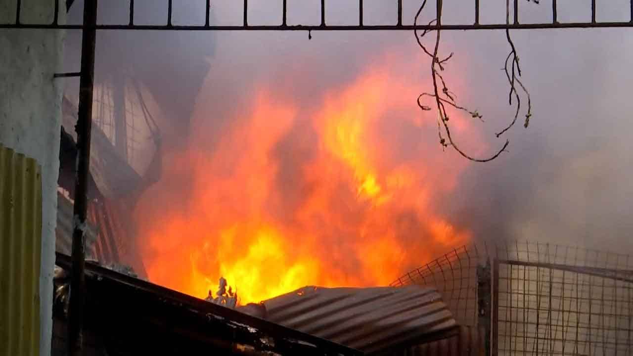 Dhupguri Fire: শর্ট সার্কিট থেকে আগুন, ভস্মীভূত গোয়ালঘর থেকে আলু রাখার গুদাম ঘর