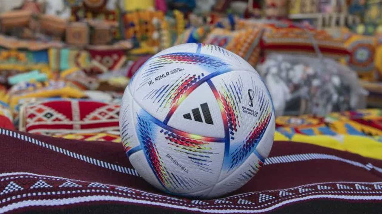 Qatar World Cup 2022: ঢাকে কাঠি, কেমন হল বিশ্বকাপের নতুন বল? Qatar World Cup 2022: ঢাকে কাঠি, কেমন হল বিশ্বকাপের নতুন বল?