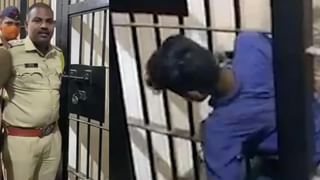 Viral Video: খাঁকি উর্দি পরেই কাঁচা বাদাম গানে নাচলেন মহিলা ও পুরুষ পুলিশকর্মীরা, নেটপাড়ায় তীব্র বিতর্ক!