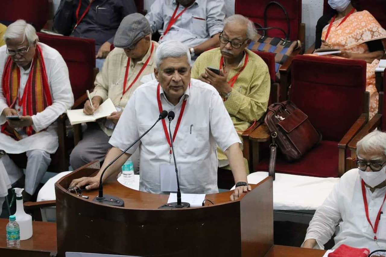 CPIM State Conference: বিশ্বাসযোগ্যতার অভাব! তরুণ প্রজন্ম সেভাবে এগিয়ে আসছে না, জোটকে একা দোষ দিতে নারাজ কারাত