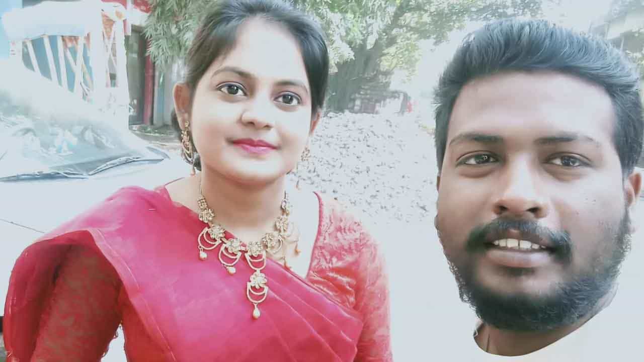 Rahara Crime News: প্রেমিকার সাজার পিছনেই প্রচুর খরচ, সঙ্গে গাড়ি কেনার বায়নাও! ক্লাস টেনের প্রেমে ছেলে এমনও করতে পারে! অবাক মা-মাসি Rahara Crime News: প্রেমিকার সাজার পিছনেই প্রচুর খরচ, সঙ্গে গাড়ি কেনার বায়নাও! ক্লাস টেনের প্রেমে ছেলে এমনও করতে পারে! অবাক মা-মাসি