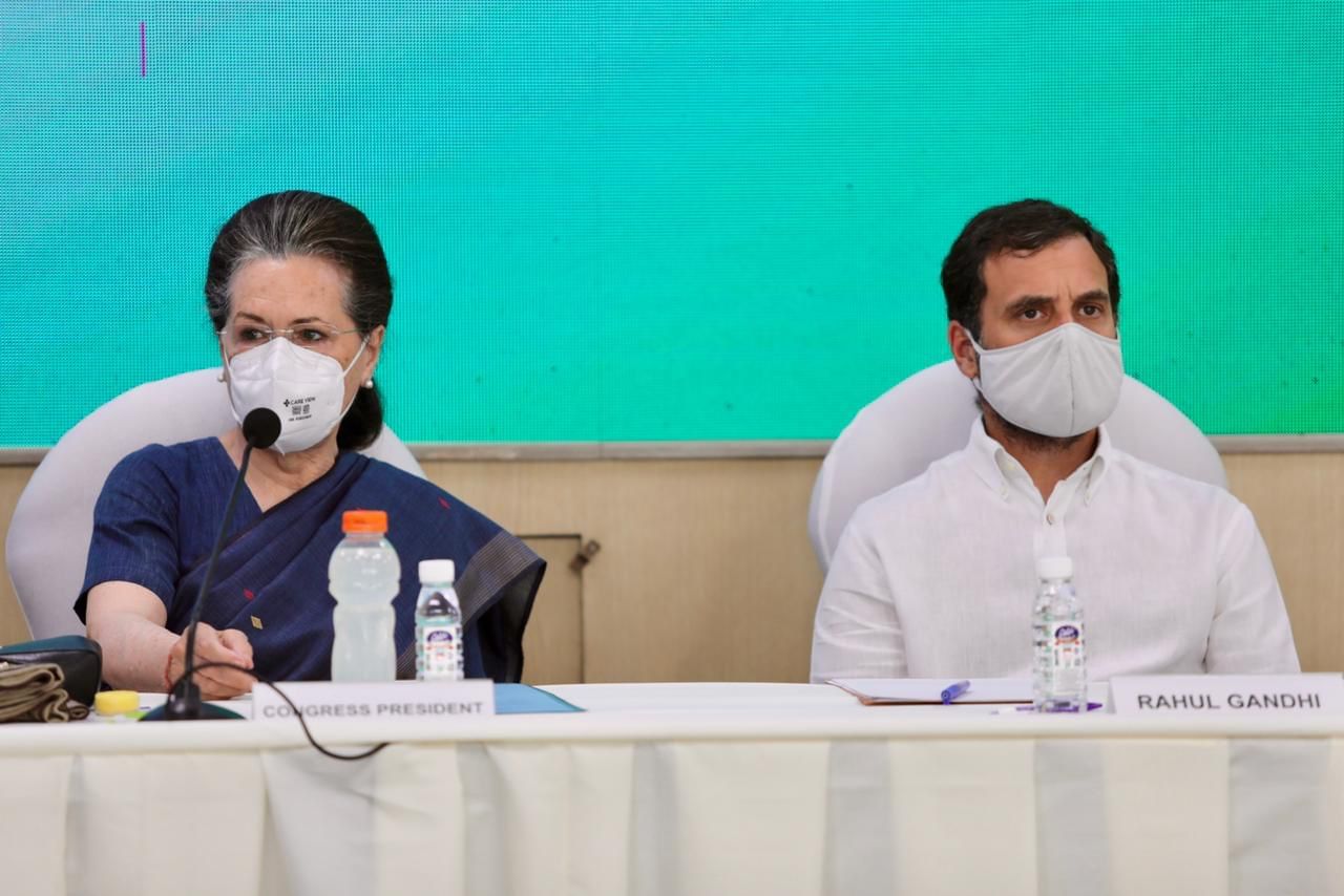Rahul and Sonia in CWC Meet