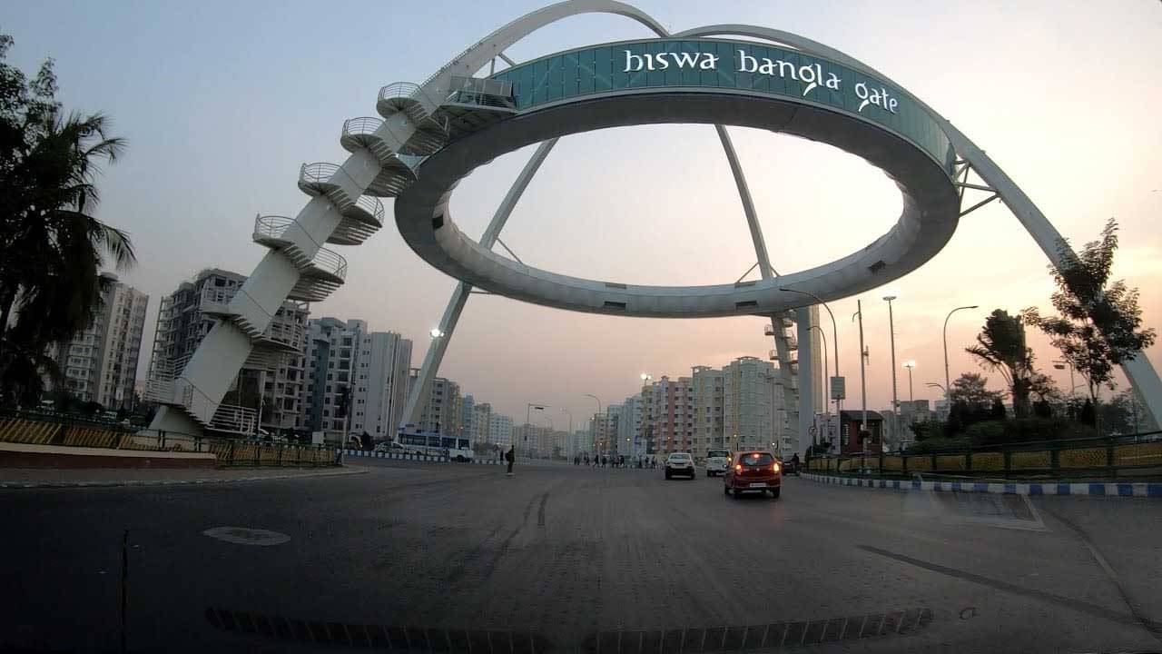 Molestation in Salt Lake: হেঁটে যাওয়ার সময় মুখ চেপে ধরতে চাইল কেউ, সন্ধ্যা নামলেই বিপদ ওঁৎ পাতছে সল্টলেকে?