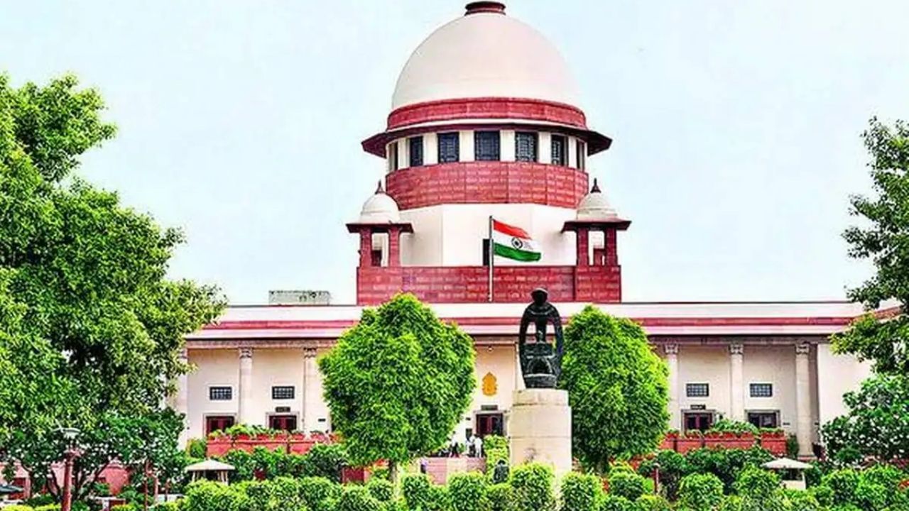 Supreme Court India Recruitment: সুপ্রিম কোর্টে অনেক গুলি পদ খালি, কর্মী নিয়োগের বিজ্ঞপ্তি প্রকাশিত, বেতনও অনেক