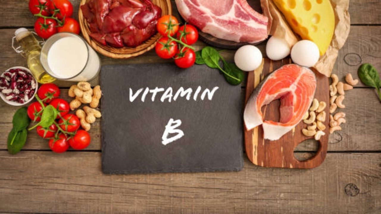 Vitamin B12: নিরামিষ খাবার খান? শরীরে দেখা দিতে পারে ভিটামিন বি১২-এর ঘাটতি