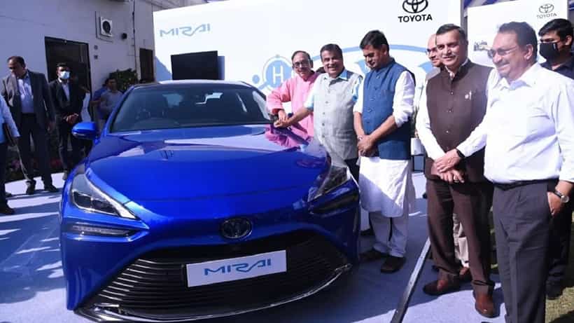 Toyota Mirai: হাইড্রোজন জ্বালানি দ্বারা চালিত দেশের প্রথম ইলেকট্রিক গাড়ির আগমন! টয়োটা মিরাই মুক্তি দেবে দূষণ থেকে