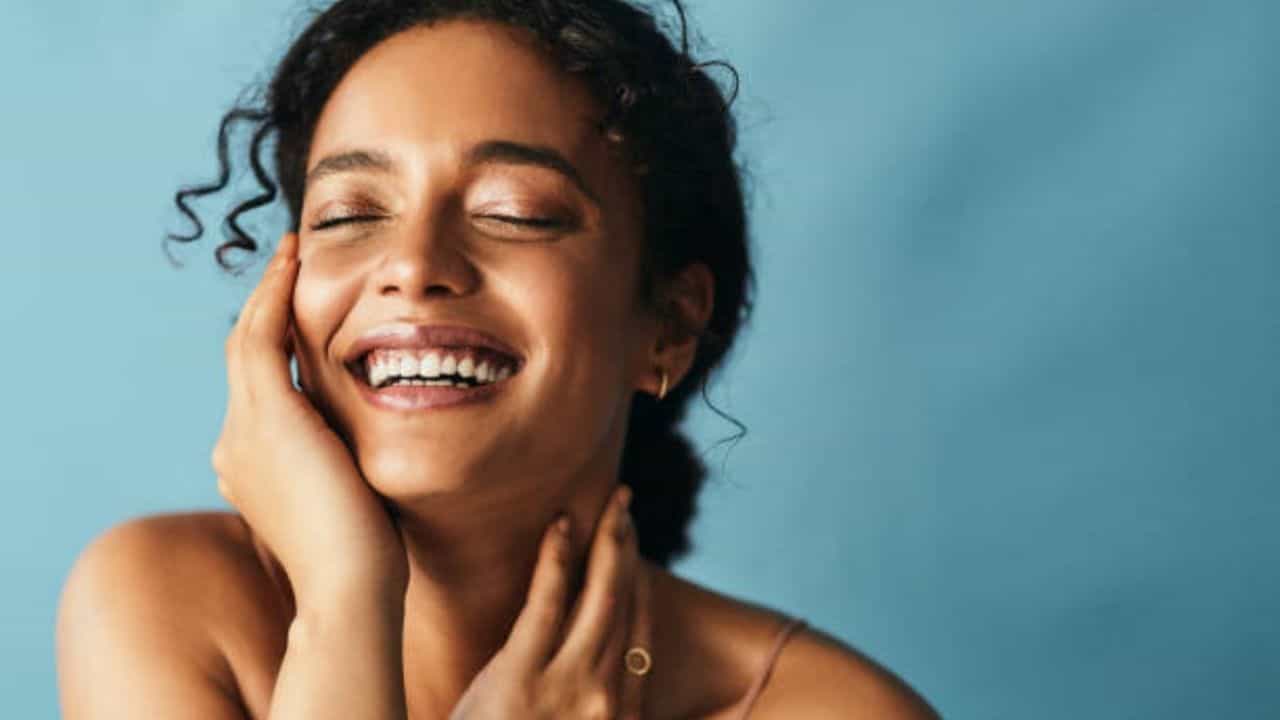 Summer Face Packs: গরমে টি জোনে বেড়েছে তেলেতেলে ভাব? কম্বিনেশন স্কিনকে ভাল রাখুন ঘরোয়া উপায়ে Summer Face Packs: গরমে টি জোনে বেড়েছে তেলেতেলে ভাব? কম্বিনেশন স্কিনকে ভাল রাখুন ঘরোয়া উপায়ে
