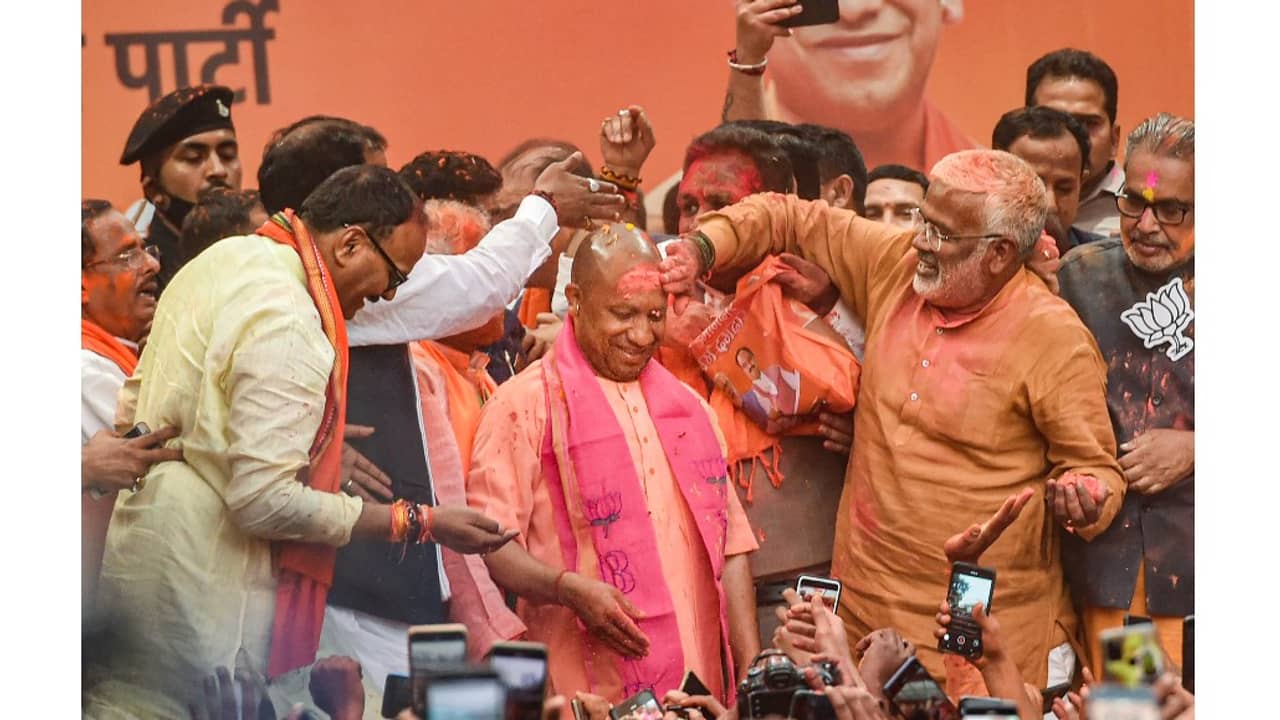 UP Election Result 2022 : বিরোধীদের সব ইস্যুই যেন ‘নন-ইস্যু’, উন্নাও-হাথরস-লখিমপুর জেলায় ফুল মার্কস পেয়ে জয়ী বিজেপি