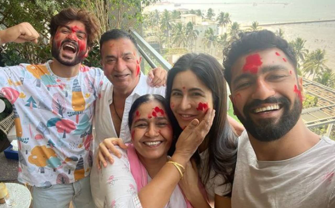 Viral Image: ভিকির একটা ভুলে পর্দা ফাঁস, হোলির আগে কী চেয়েছিলেন ক্যাট, যা নেট দুনিয়ায় ভাইরাল বর্তমানে