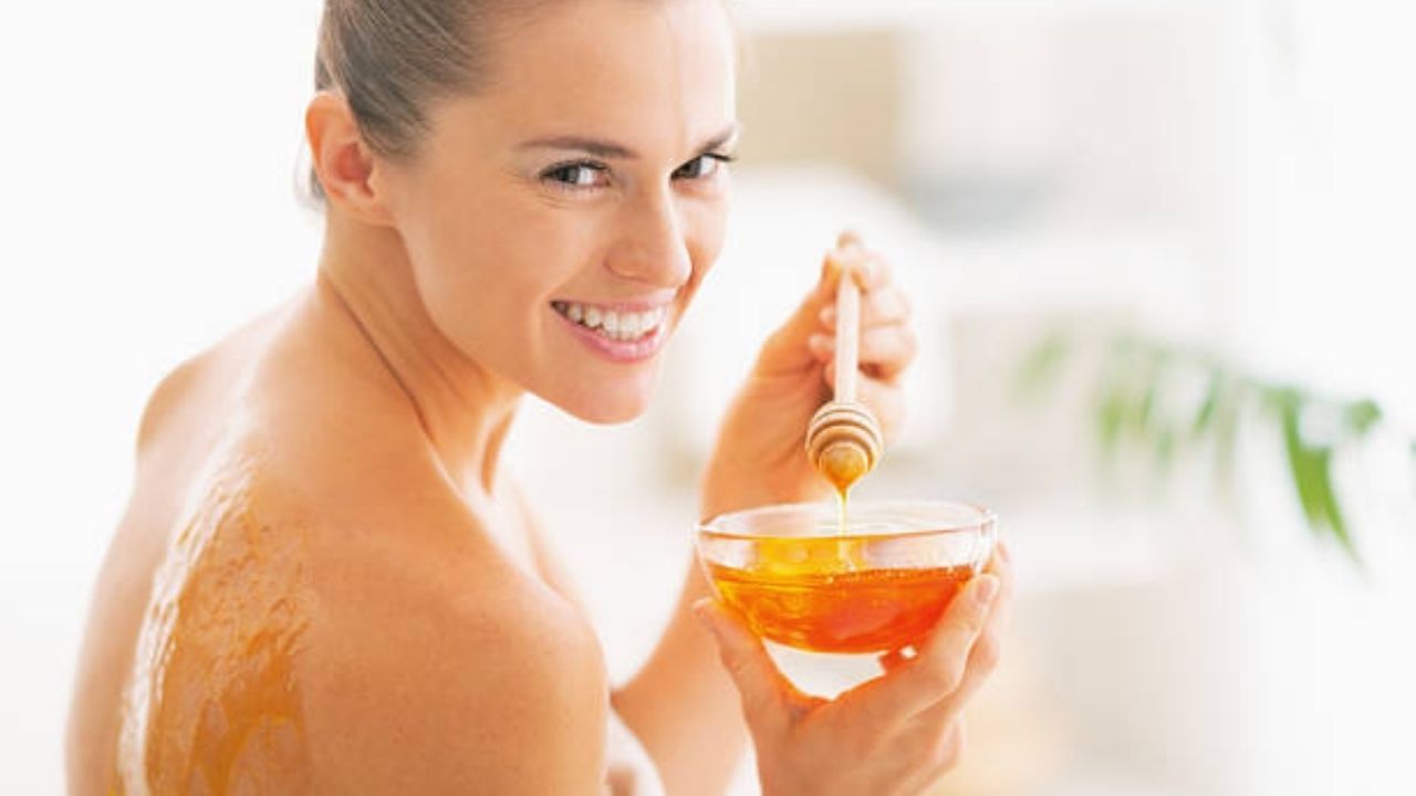 Honey Facial ফেসিয়াল করুন মধু দিয়ে শুষ্ক ত্বকের সমস্যা দূর হবে নিমেষে Bengali News How