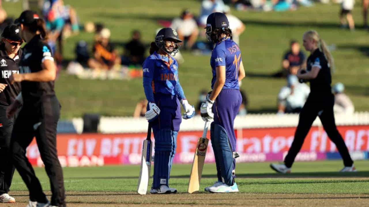 ICC Women World Cup 2022: কিউয়িদের বিরুদ্ধে হারের কোন কারণ তুলে ধরলেন ভারত অধিনায়ক মিতালি? ICC Women World Cup 2022: কিউয়িদের বিরুদ্ধে হারের কোন কারণ তুলে ধরলেন ভারত অধিনায়ক মিতালি?