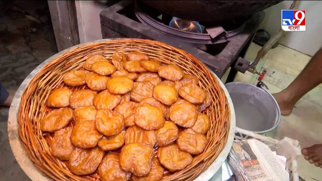 Holi Special Sweets: শুধুমাত্র দোলের ক’দিন বিবি গাঙ্গুলি স্ট্রিটে পাওয়া যায় এই বিশেষ মিষ্টি
