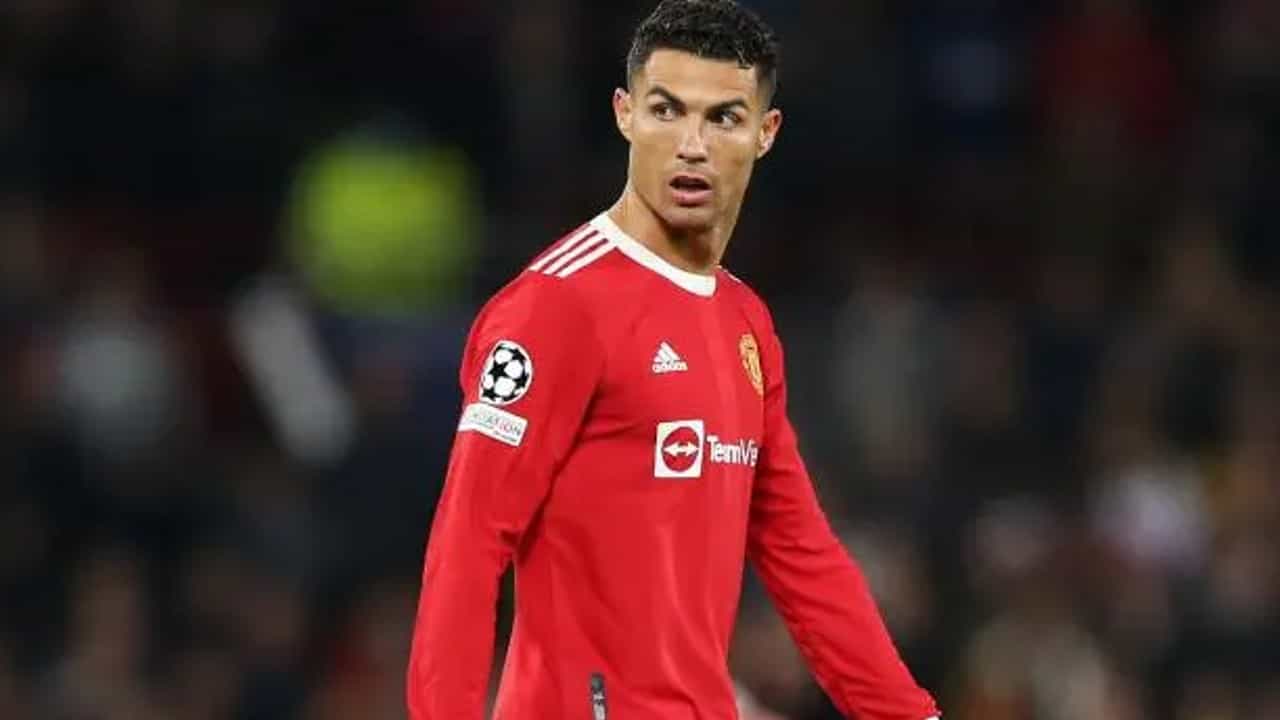 Cristiano Ronaldo: ১২ বছর পর কেন ট্রফিহীন রোনাল্ডো? Cristiano Ronaldo: ১২ বছর পর কেন ট্রফিহীন রোনাল্ডো?