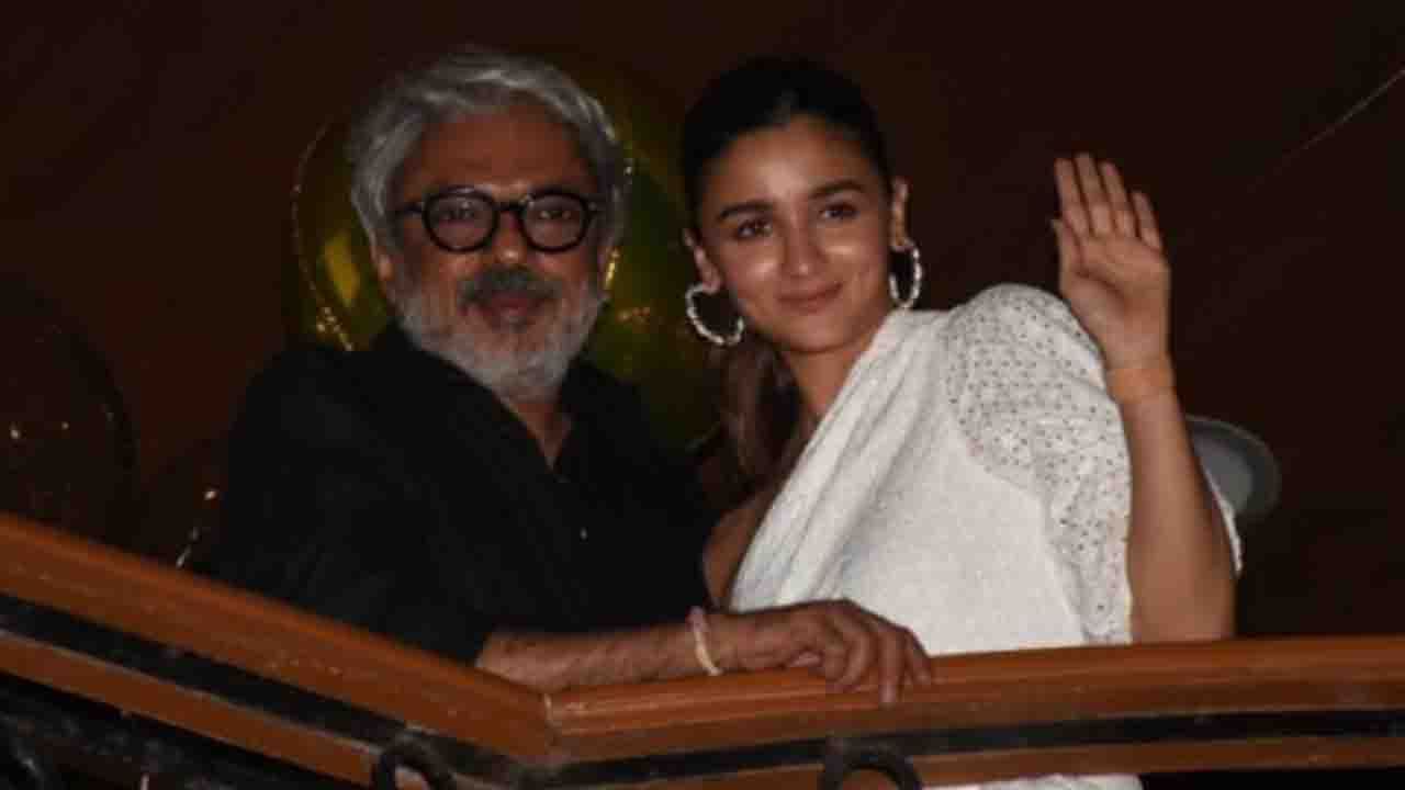 Alia Bhatt-Sanjay Leela Bhansali: প্রথম রিভিউ পেয়ে হাত থেকে ফোনটাই পড়ে গিয়েছিল ভনসালীর