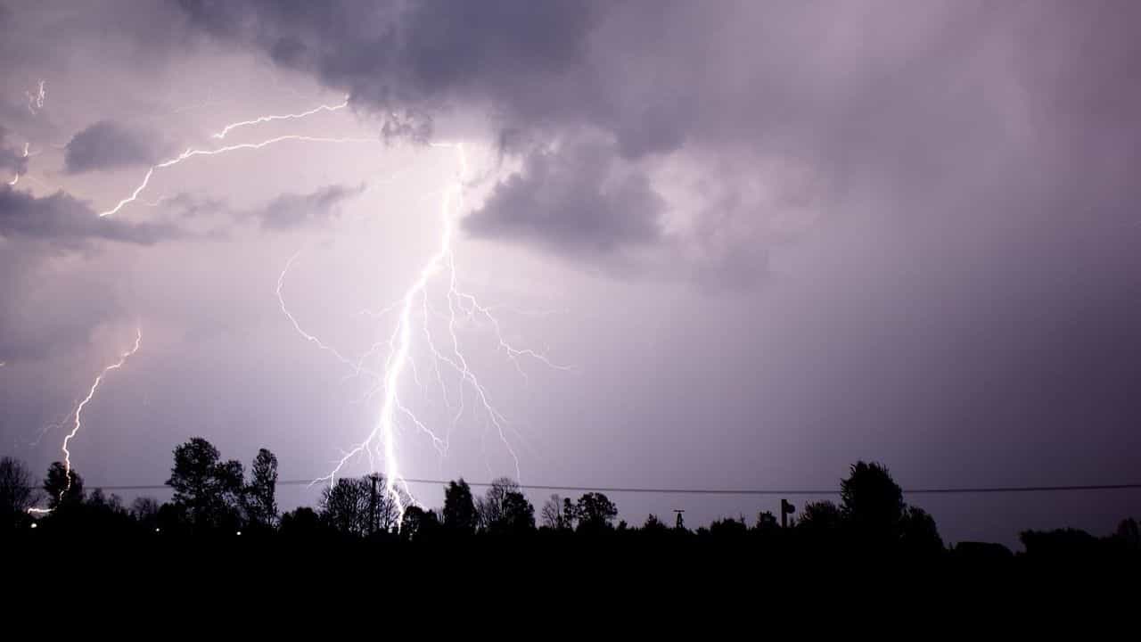 Cyclone Asani: সকাল থেকেই শুরু ঝড়-বৃষ্টির দাপট, বিকেলেই আছড়ে পড়বে ঘূর্ণিঝড় অশনি