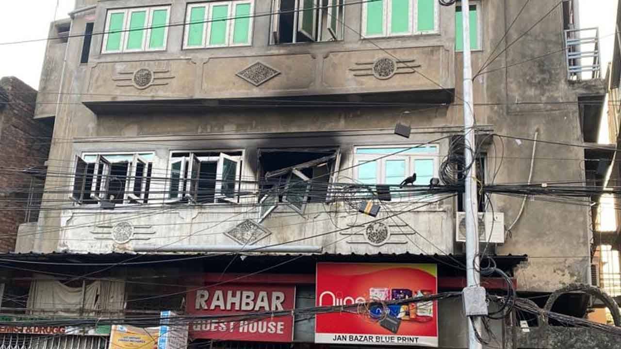 Kolkata Fire: শহরের গেস্ট হাউসে ভয়াবহ আগুন, মৃত্যু এক বাংলাদেশির