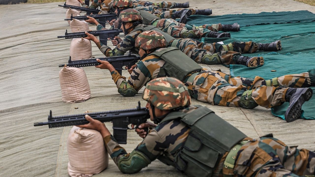 Indian Army Recruitment 2022: প্রায় ২০০ শূন্যপদে নিয়োগ হচ্ছে ভারতীয় সেনাবাহিনীতে, কীভাবে আবেদন করবেন জেনে নিন...