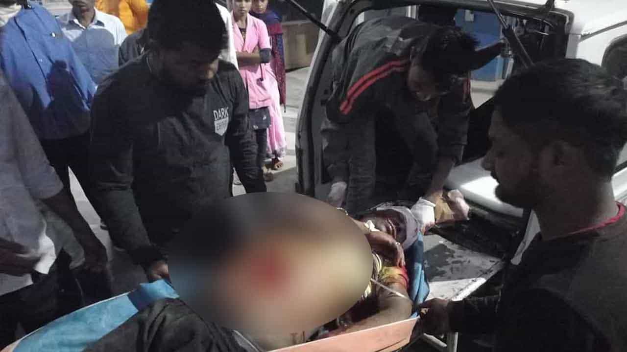 Councillor Murder in Jhalda: পুরভোটের ফল ত্রিশঙ্কু হওয়াই কি কাল হল কংগ্রেস কাউন্সিলরের? ঝালদা-খুনে উঠছে প্রশ্ন Councillor Murder in Jhalda: পুরভোটের ফল ত্রিশঙ্কু হওয়াই কি কাল হল কংগ্রেস কাউন্সিলরের? ঝালদা-খুনে উঠছে প্রশ্ন