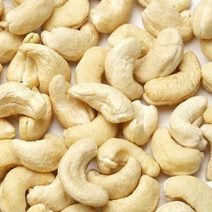 এছাড়াও কাজুতে সোডিয়াম, পটাশিয়ামের পরিমাণ খুব কম থাকে। ফলে রক্তচাপও থাকে নিয়ন্ত্রণে। মেয়েরা প্রতিদিন দুটো করে কাজুবাদাম খেলে অনেক উপকার পাবেন। ওজন তো বাড়বে না, উলটে নানা শারীরিক সমস্যাও থাকবে নিয়ন্ত্রণে। তাই রোজ সকালে খালিপেটে দুটো কাজুবাদাম আর আর আগের রাতে কিশমিশ ভেজানো জল খান। উপকার দেখুন নিজের চোখেই। 