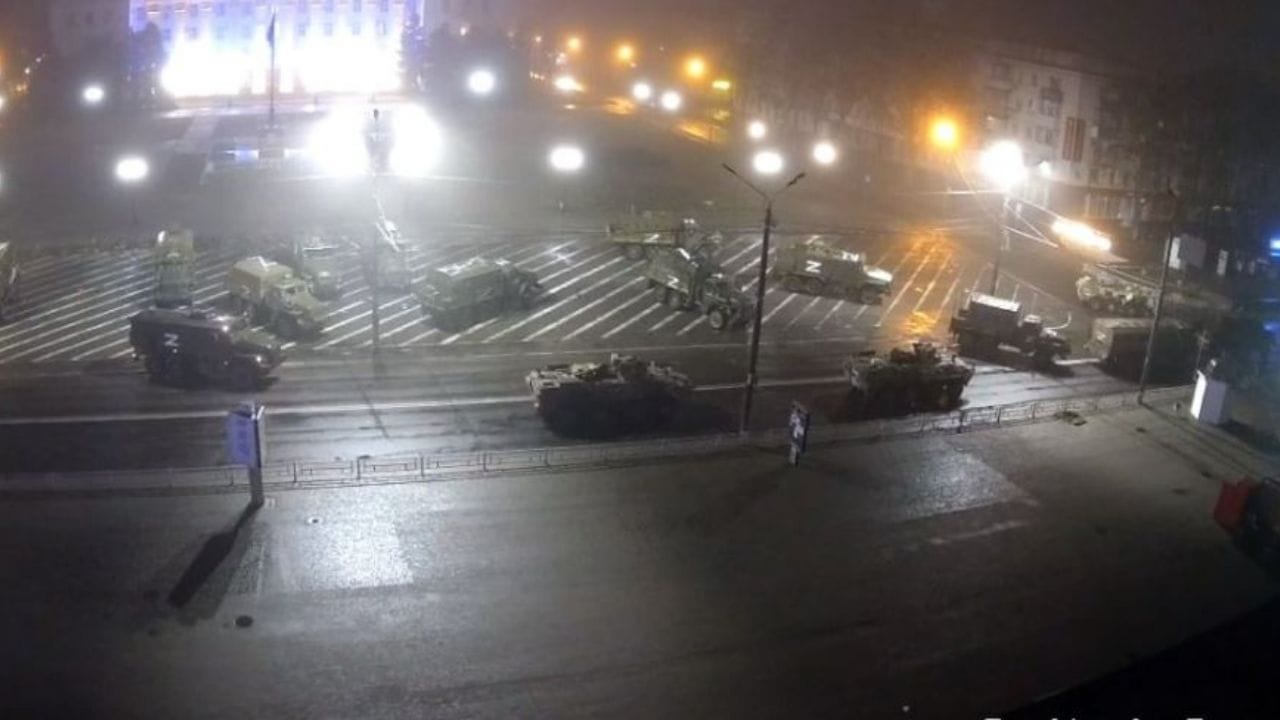 Russia Captures Kherson city: ভোররাতেই খেরসন দখল নিল রুশ বাহিনী, কিয়েভ দখলও কি সময় অপেক্ষা? Russia Captures Kherson city: ভোররাতেই খেরসন দখল নিল রুশ বাহিনী, কিয়েভ দখলও কি সময় অপেক্ষা?