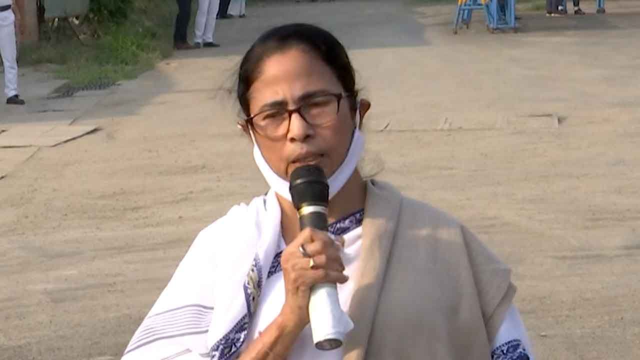 CM Mamata Banerjee: 'মানুষের আশীর্বাদ নিয়ে বেরচ্ছি উত্তর প্রদেশের জন্য', পুর-জয় করে বারাণসীর পথে মমতা