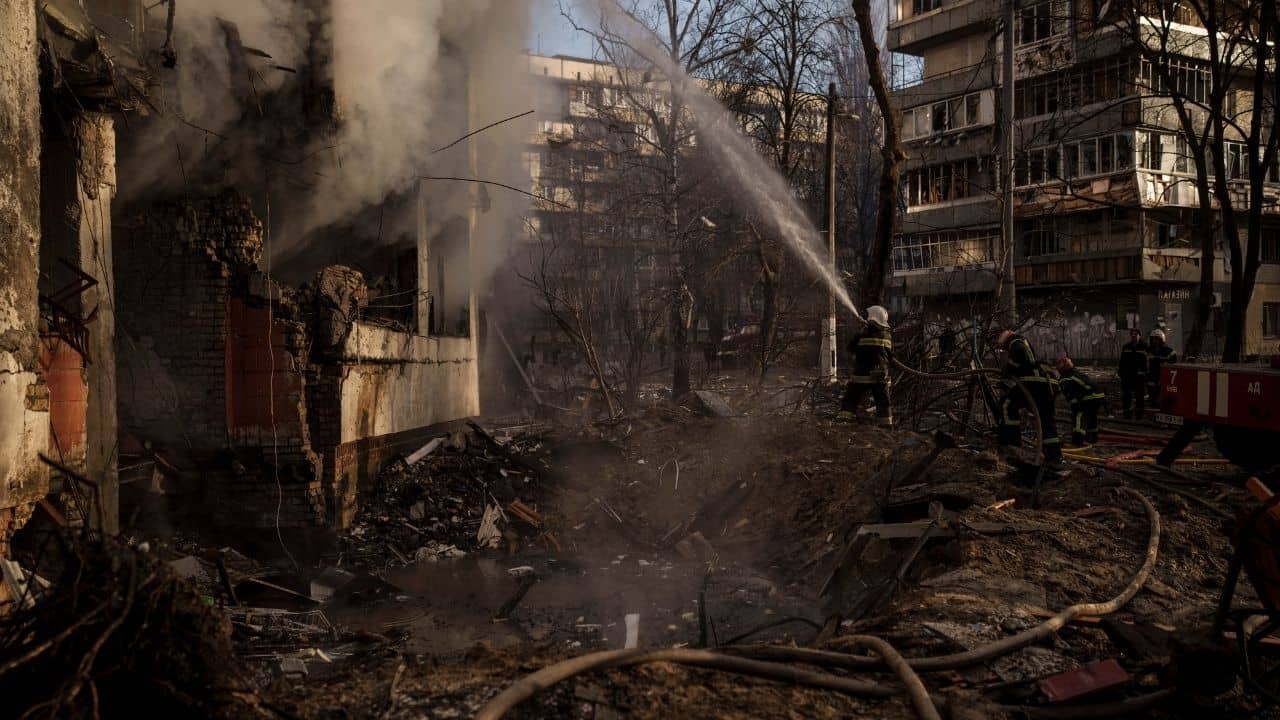 Russia-Ukraine War: নিঃশ্বাস নেওয়া কষ্টকর! পচা পচা গন্ধ ছড়িয়ে পড়েছে চারিদিকে, কেন এই হাল ইউক্রেনের?