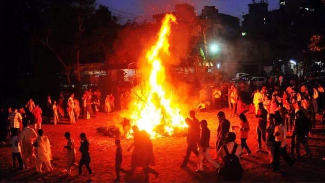 Holika Dahan: আর্থিক ও পারিবারিক সমস্যা এড়াতে ন্যাড়াপোড়ার সময় এই কাজগুলি অবশ্যই করুন