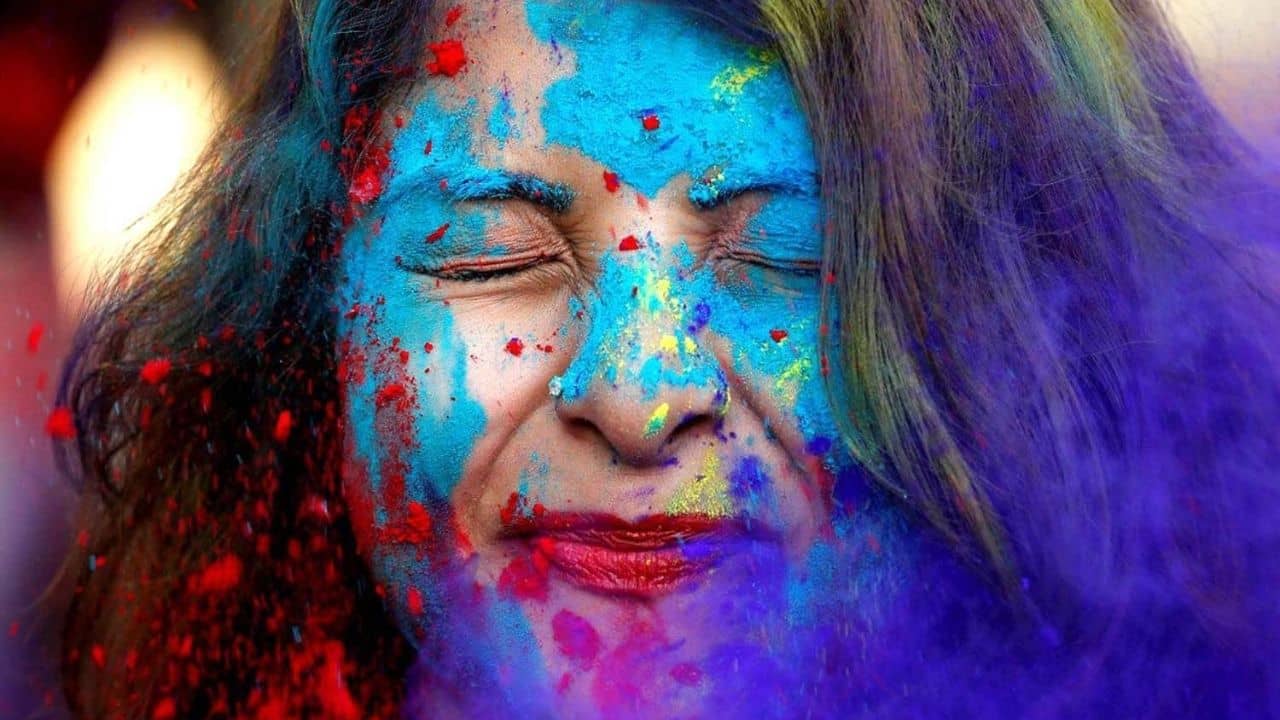 Holi 2022: দই-আলু-টমেটো-পেঁপে দিয়েই হবে ত্বকের যত্ন!  হোলি-পরবর্তী স্কিনকেয়ারে থাকুক ঘরোয়া ছোঁয়া