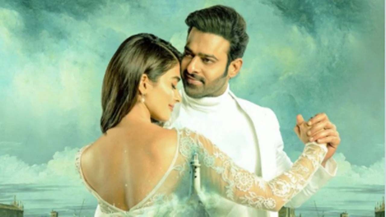 Prabhas-Pooja Hegde: প্রভাসের ‘রাধে শ্যাম’ সিনেমা হলে মুক্তির কয়েক ঘণ্টার মধ্যেই পাইরেসির শিকার!