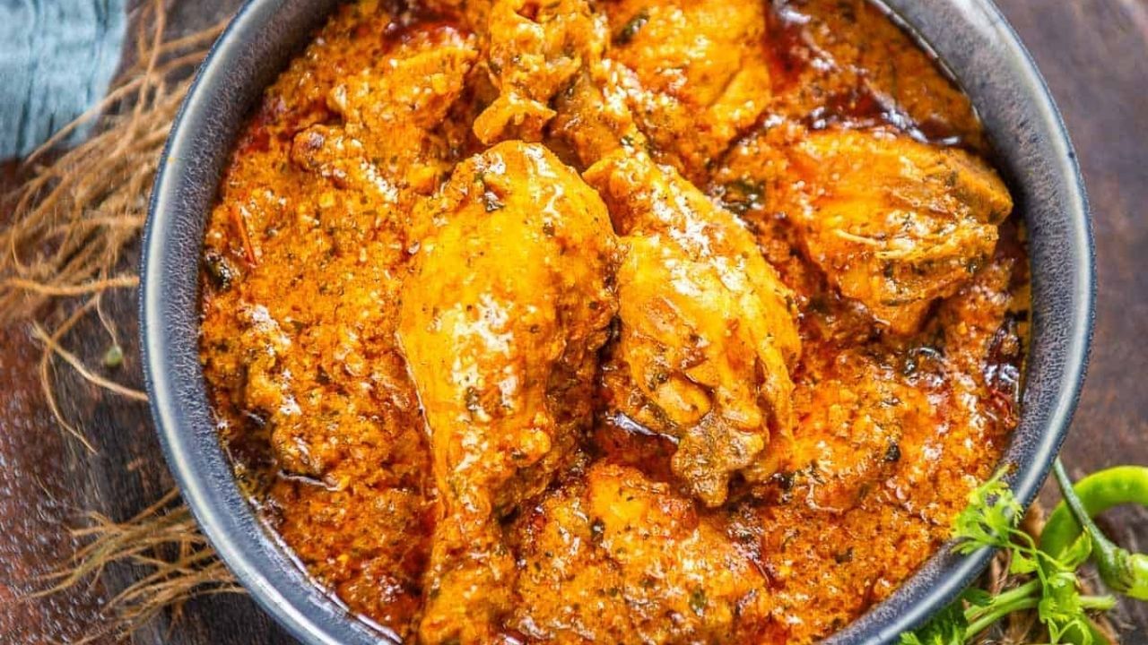 Chicken Recipe: আলু ছাড়াই কষা চিকেন খেতে চান? আজই বাড়িতে ট্রাই করুন অমৃতসরের জনপ্রিয় এই রেসিপিটি